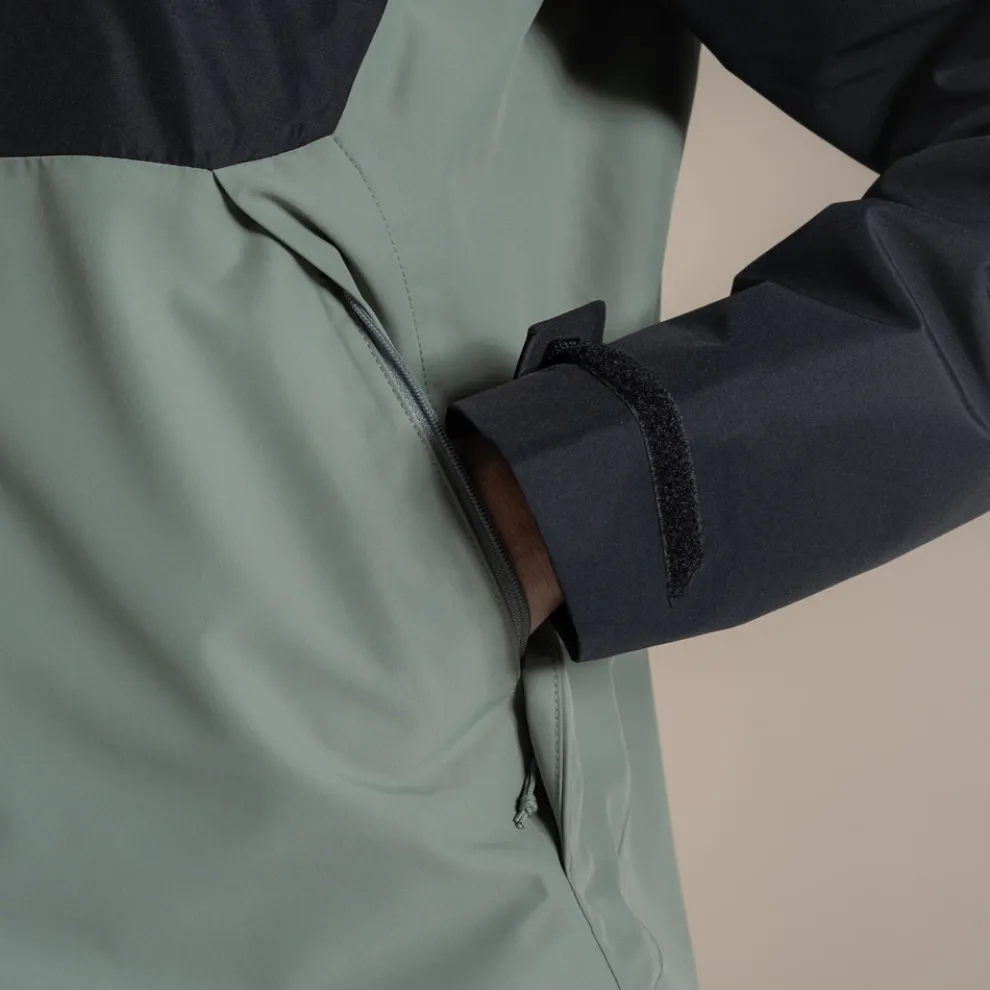 Women's Rosario Waterproof Jacket | Black / Sage